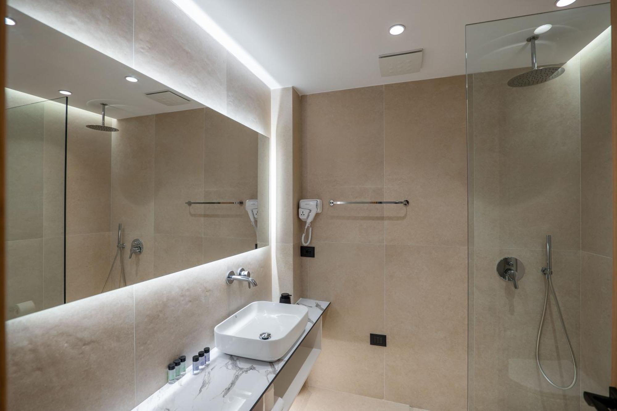 Austin Boutique Hotel Sarandë 外观 照片