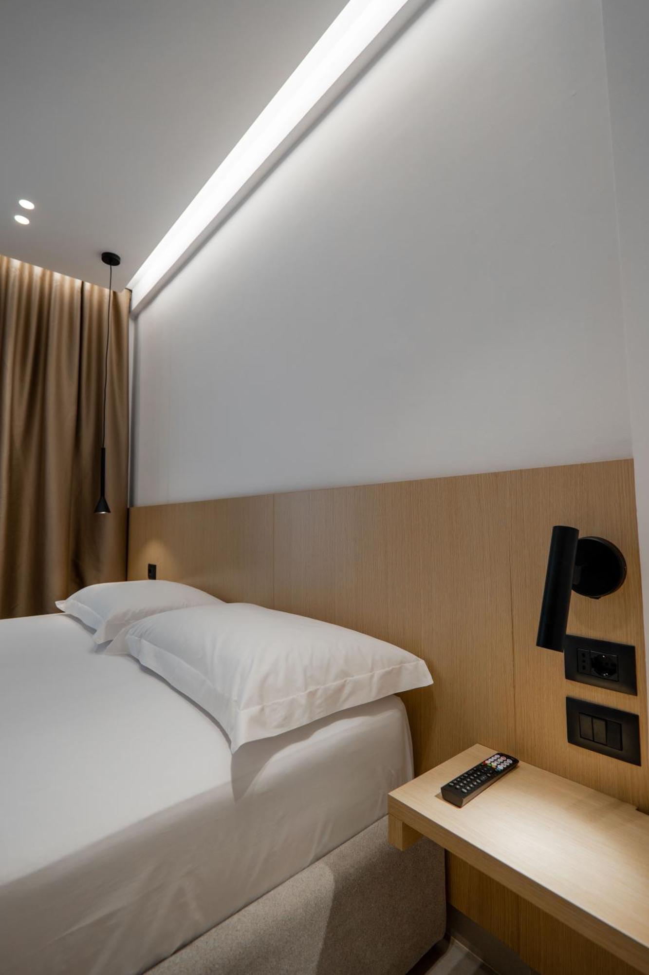Austin Boutique Hotel Sarandë 外观 照片